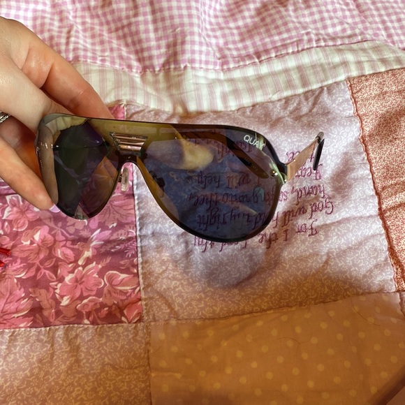 Quay Sunglasses - Picture 4 of 4